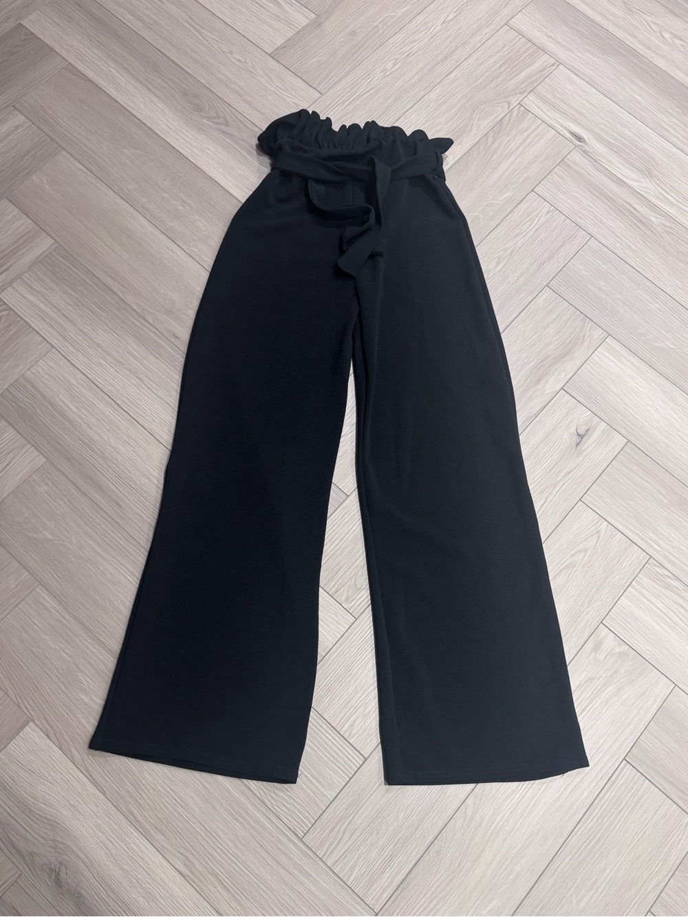 PrettyLittleThing Black Paperbag Wide-Leg Trousers